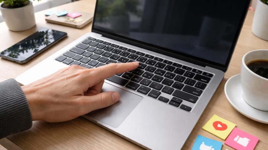 apprenez facilement comment créer et utiliser des hashtags sur votre pc pour maximiser votre visibilité sur les réseaux sociaux. guide simple et pratique pour maîtriser cet outil incontournable.